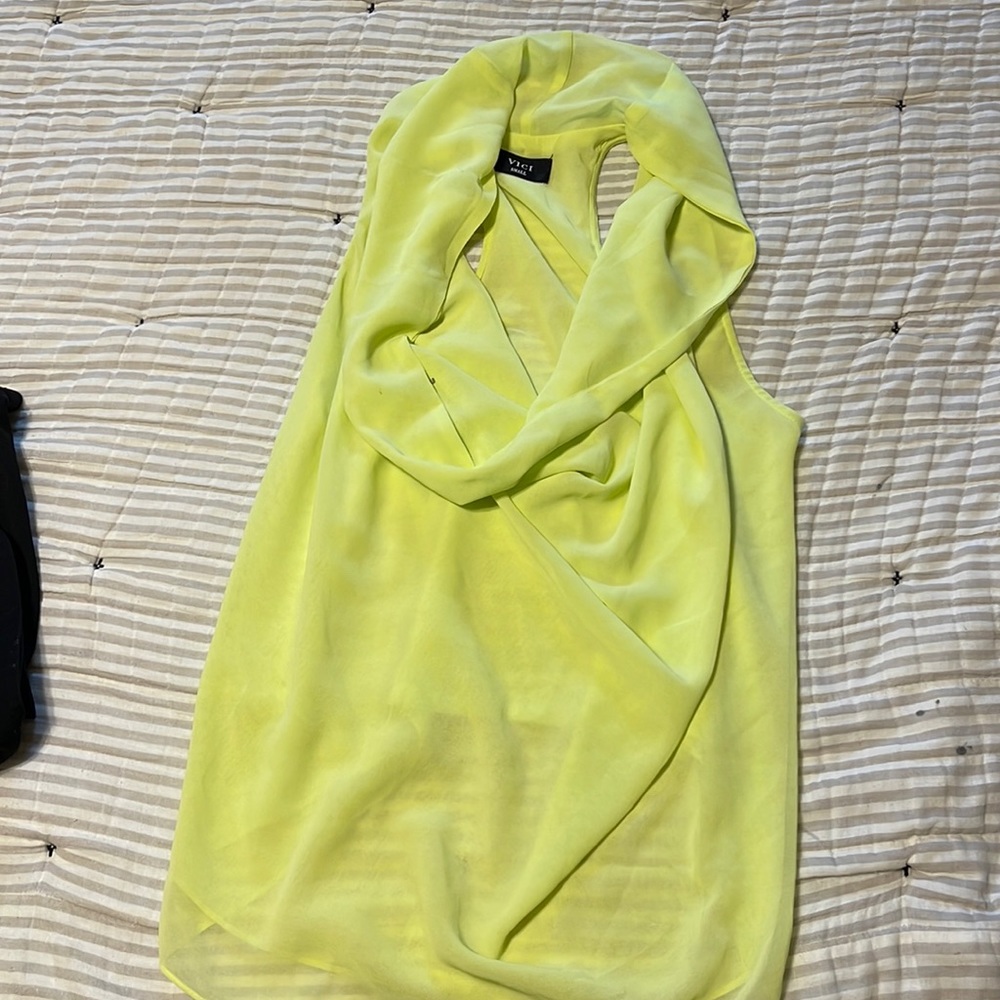 Like colored Vici top